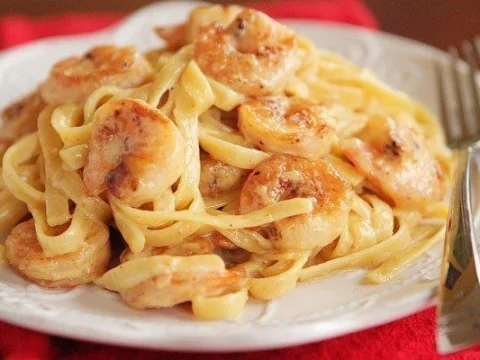 Fettuccine with shrimp
