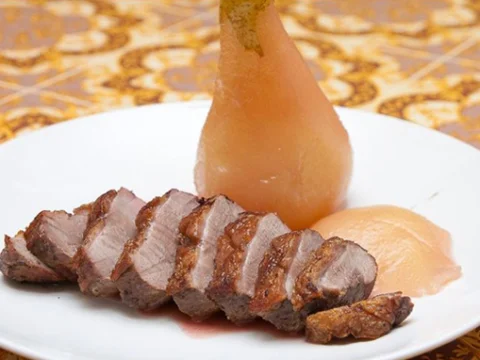 Duck breast in wine sauce