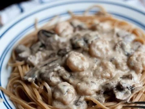 Fettuccine Alfredo with shrimp