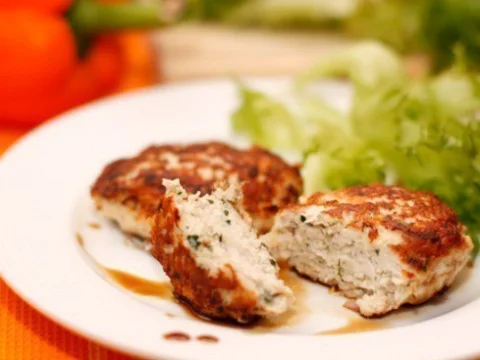 Juicy chicken cutlets