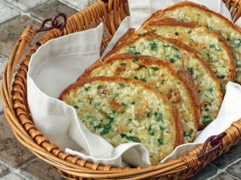 Baked garlic bread