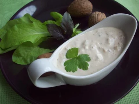 Creamy nut sauce