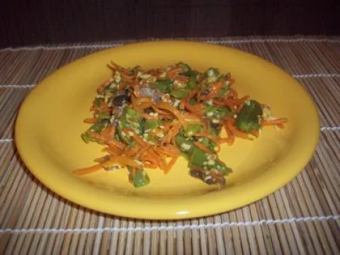 Salad with mushrooms, Korean carrots, cheese and green beans
