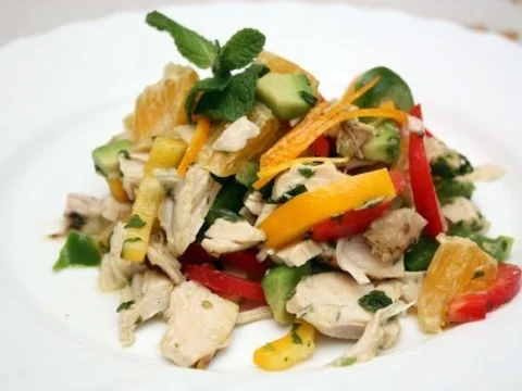 Chicken Salad with Avocado and Bell Pepper