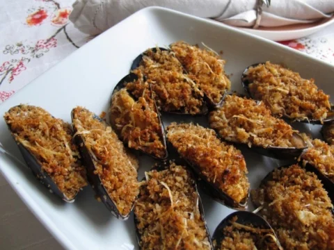 Mussels with cheese