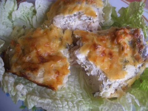 Fish baked in sour cream