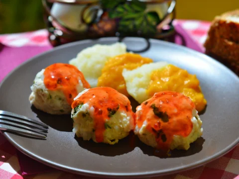 Steamed Chicken Meatballs