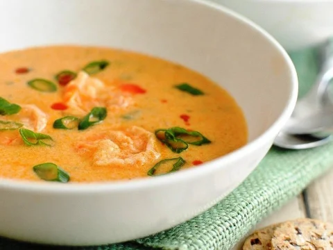 Cheese soup with shrimp