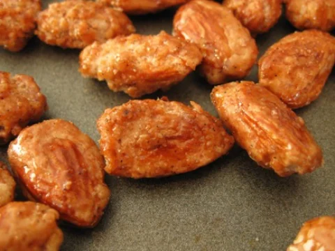 Sugar almonds