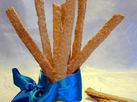 Oat sticks with cheese