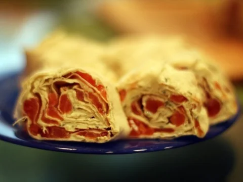 Roll with salmon and cheese