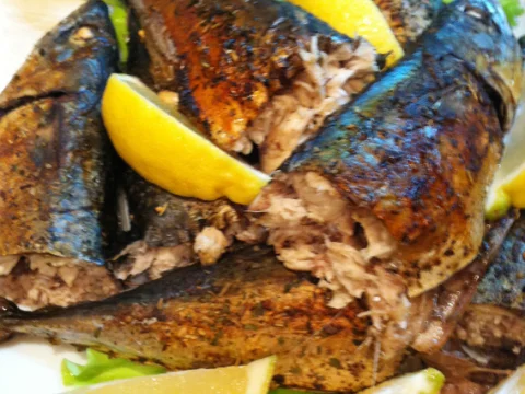 Mackerel baked in foil
