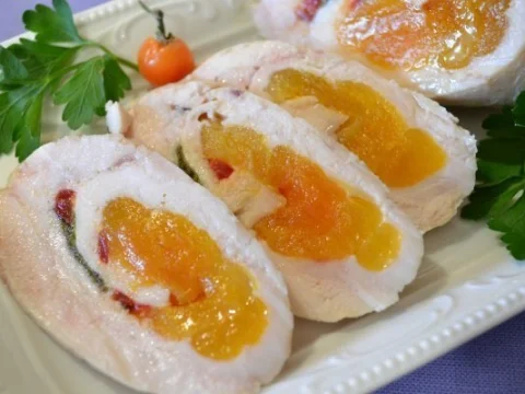 Chicken Rolls with Dried Apricots