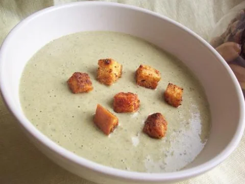 Cream soup with porcini mushrooms