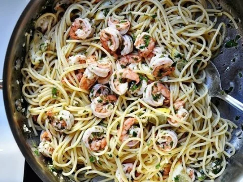 Spaghetti with shrimp