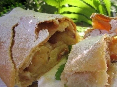 Apple strudel