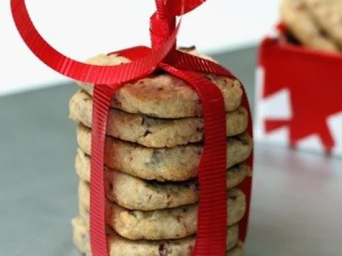Almond-cranberry cookies