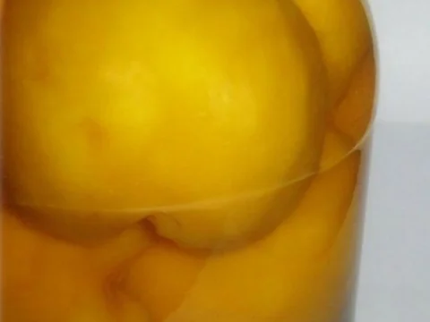 Canned Peaches in Syrup