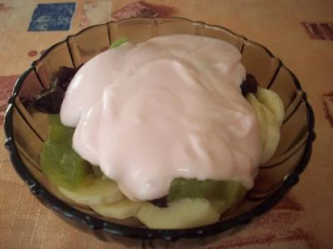 Fruit salad with prunes