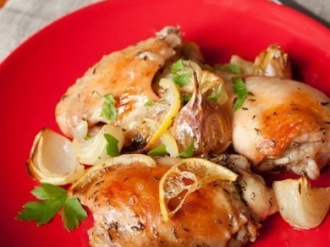 Baked chicken with lemons and white wine