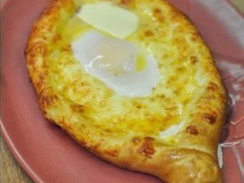 Adjarian khachapuri