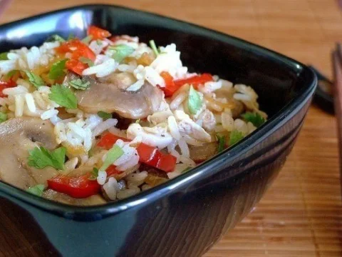 Jasmine rice with vegetables and chicken